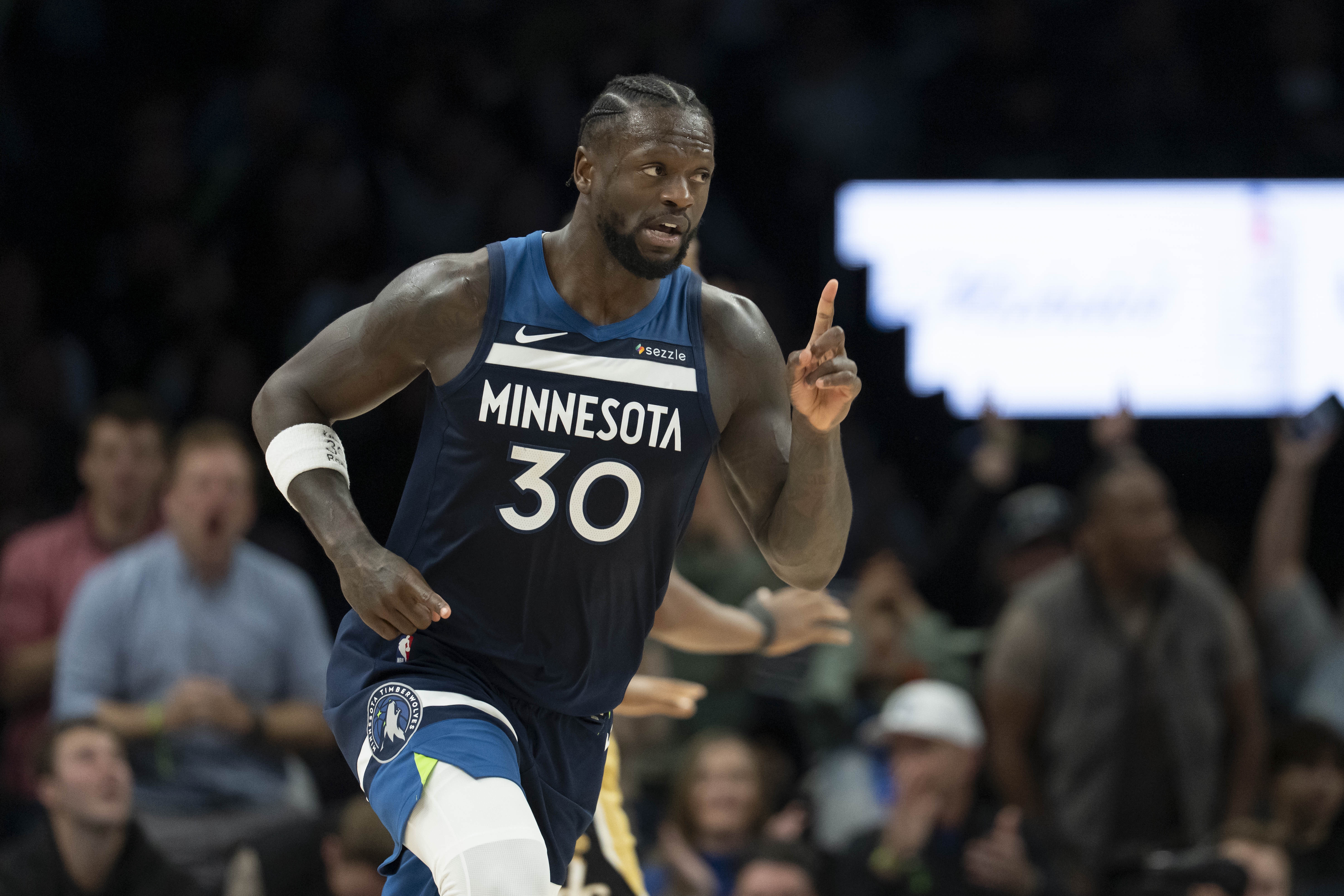 世界杯手机观看软件下载-带队赢球！兰德尔14中9砍全场最高24分 三分4中3&amp;没有失误